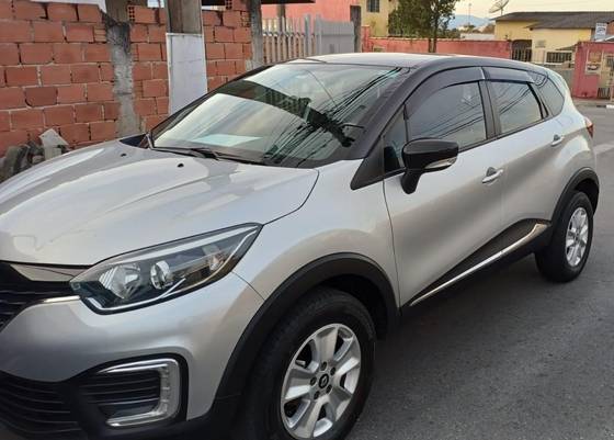 RENAULT CAPTUR 1.6 16V SCE FLEX LIFE X-TRONIC RENAULT CAPTUR 1.6 16V SCE FLEX LIFE X-TRONIC